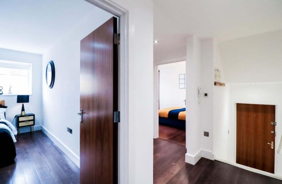 Apartment Luxury 2br Close To Train Station